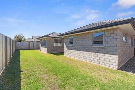 Photo of property in 10 Oka Street, Papamoa Beach, Papamoa, 3118