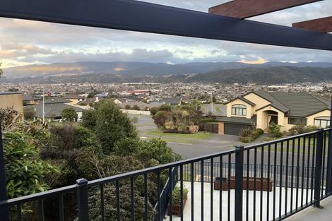 Photo of property in 4 Betty Watt Grove, Riverstone Terraces, Upper Hutt, 5018