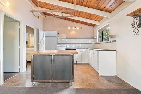 Photo of property in 2/25 Matai Road, Stanmore Bay, Whangaparaoa, 0932