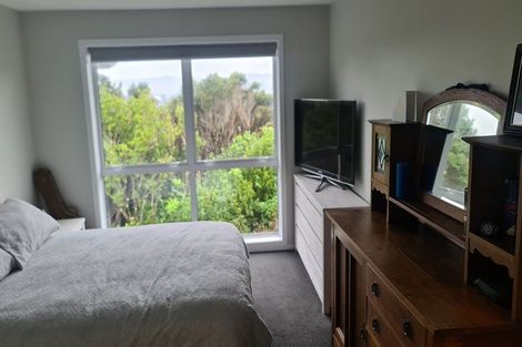 Photo of property in 16 Kopua Place, Whitby, Porirua, 5024