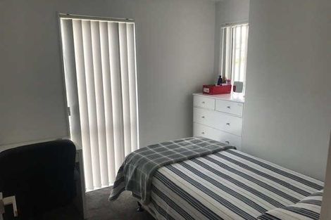 Photo of property in 2/10 Silver Moon Road, Albany Heights, Auckland, 0632