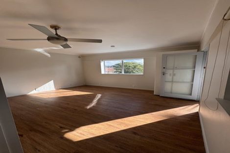 Photo of property in 1/51 Shanaway Rise, Hillcrest, Auckland, 0627