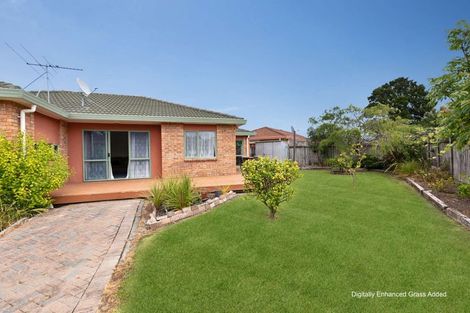 Photo of property in 18 Liddesdale Place, Papakura, 2110