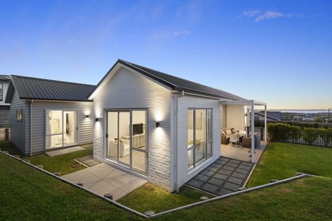 Photo of property in 37 Motukaraka Drive, Beachlands, Auckland, 2018