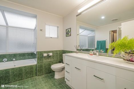 Photo of property in 12 Marina Way, Athenree, Katikati, 3177