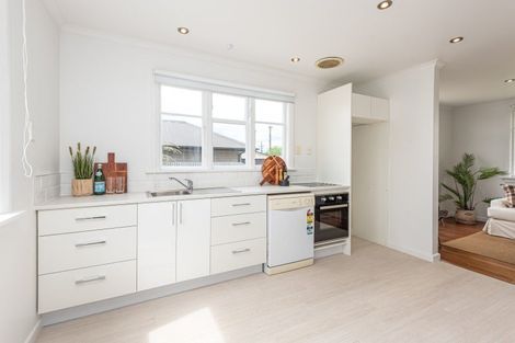 Photo of property in 98 Tedder Avenue, North New Brighton, Christchurch, 8083