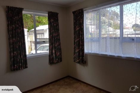 Photo of property in 19 Simons Street, Moturoa, New Plymouth, 4310