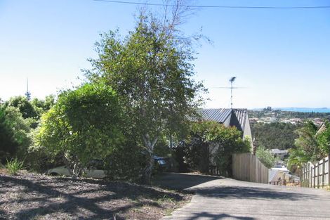 Photo of property in 1/945 East Coast Road, Torbay, Auckland, 0630