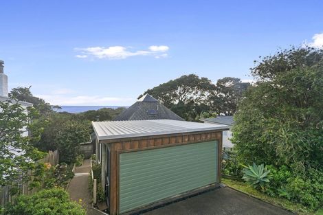 Photo of property in 15 Domain Crescent, Muriwai, Waimauku, 0881