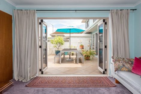 Photo of property in 17 Puketapu Road, Taradale, Napier, 4112