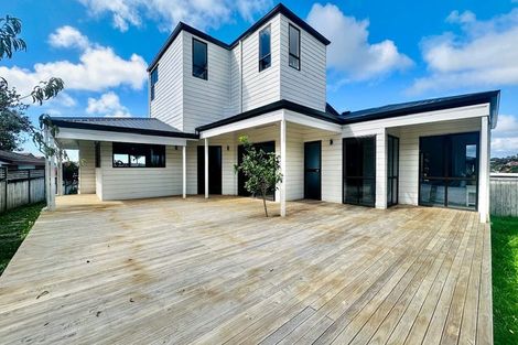 Photo of property in 5 Marlin Street, West Harbour, Auckland, 0618