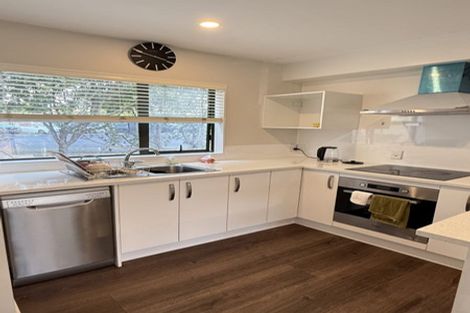 Photo of property in 17 Whitford Road, Howick, Auckland, 2014