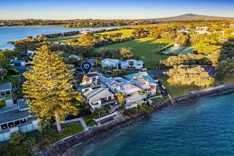 Photo of property in 5 Stanley Point Road, Stanley Point, Auckland, 0624