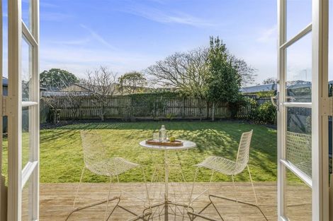 Photo of property in 5 Russell Street, Waterloo, Lower Hutt, 5011