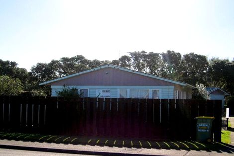 Photo of property in 1/17 West Hoe Road, Orewa, 0931