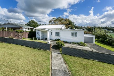 Photo of property in 21 Philson Terrace, Browns Bay, Auckland, 0630