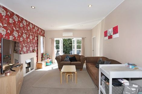 Photo of property in 34 Cuba Street, Marton, 4710