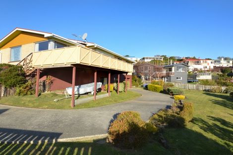 Photo of property in 27 Bayne Terrace, Macandrew Bay, Dunedin, 9014