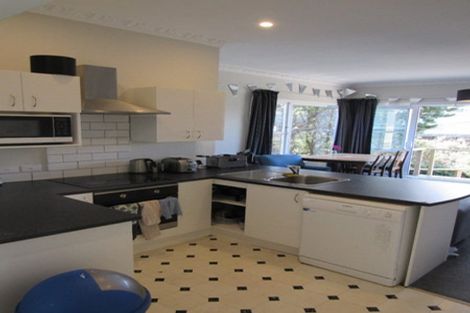 Photo of property in 62 Kelburn Parade, Kelburn, Wellington, 6012