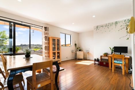 Photo of property in 17/22 Northcross Drive, Oteha, Auckland, 0632