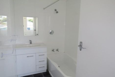 Photo of property in 8 Simons Street, Moturoa, New Plymouth, 4310