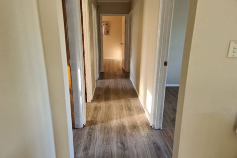 Photo of property in 13 Emirau Place, Glenfield, Auckland, 0629