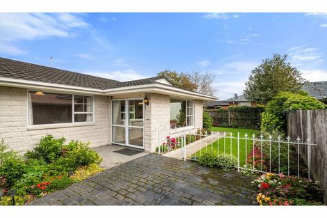 Photo of property in 2/9 Nortons Road, Avonhead, Christchurch, 8042