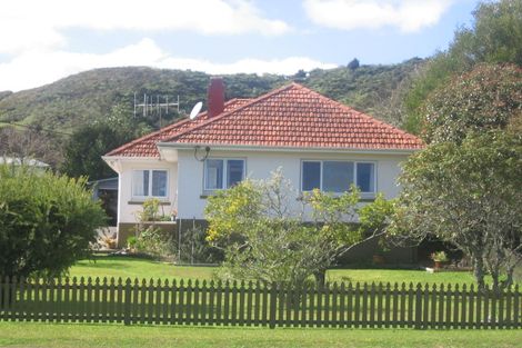 Photo of property in 77 George Street, Hikurangi, 0114