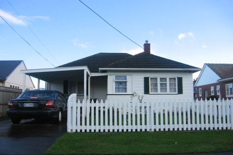 Photo of property in 1/35 Waiwhetu Road, Waiwhetu, Lower Hutt, 5010