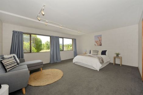 Photo of property in 10 Indira Lane, Cashmere, Christchurch, 8022