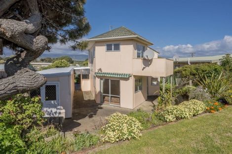Photo of property in 29 Kapiti Lane, Otaki Beach, Otaki, 5512