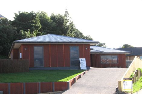 Photo of property in 16 Leanne Way, Waikanae Beach, Waikanae, 5036