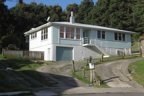 Photo of property in 16 Hollow Close, Titahi Bay, Porirua, 5022