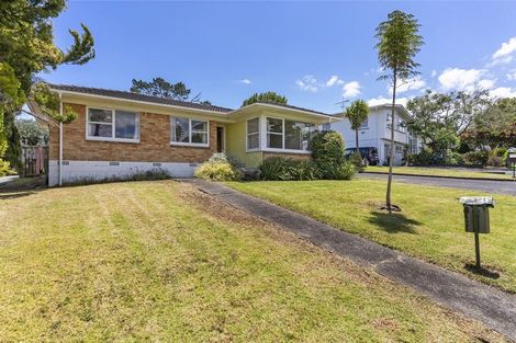 Photo of property in 1/15 Rotoiti Avenue, Pakuranga Heights, Auckland, 2010