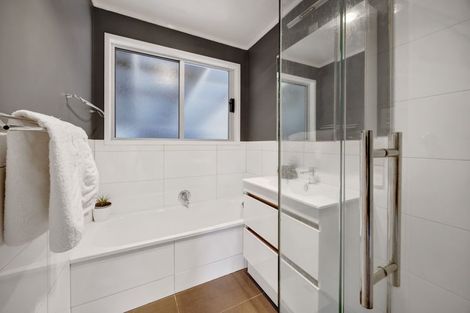 Photo of property in 17 Thames Street, Welbourn, New Plymouth, 4310