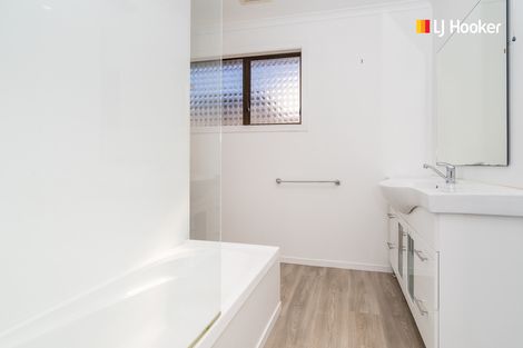 Photo of property in 165 Macandrew Road, South Dunedin, Dunedin, 9012