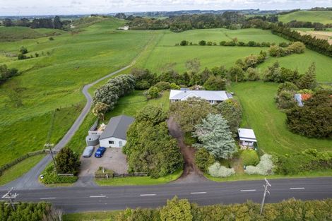 Photo of property in 737 Frankley Road, Hurworth, New Plymouth, 4371