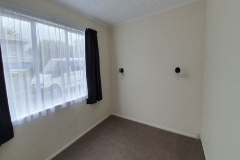 Photo of property in 48 Rangiora Street, Castlecliff, Whanganui, 4501