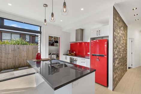 Photo of property in 143 Grove Road, Papakura, 2110