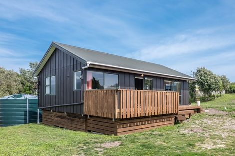 Photo of property in 26 Kitchener Street, Te Horo Beach, Otaki, 5581