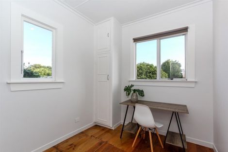 Photo of property in 22 Bulteel Street, New Plymouth, 4310