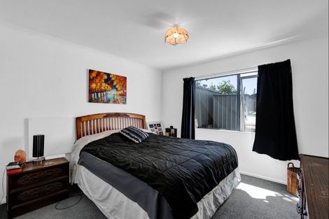 Photo of property in 2/65 Northgate, Strandon, New Plymouth, 4312