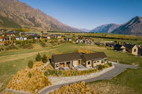 Photo of property in 10 Glenelg Lane, Jacks Point, 9371