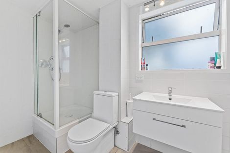 Photo of property in 1/64 Seaview Road, Castor Bay, Auckland, 0620