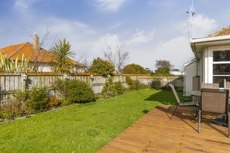 Photo of property in 15 Tweed Street, Roslyn, Palmerston North, 4414