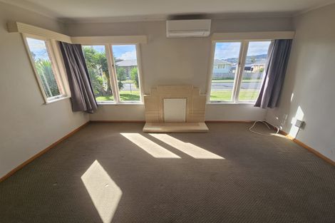 Photo of property in 17 Sutton Crescent, Papakura, 2110