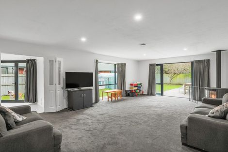 Photo of property in 21 Forest Drive, Parklands, Christchurch, 8083