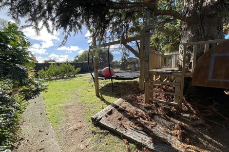 Photo of property in 28 Durham Street, Te Atatu Peninsula, Auckland, 0610