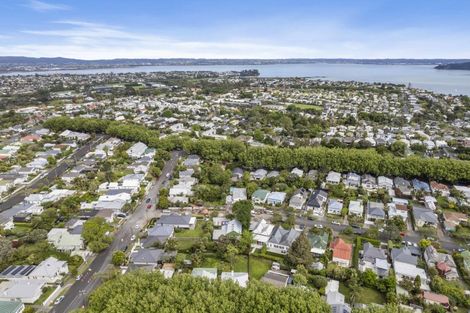 Photo of property in 31 Castle Street, Eltham, 4322