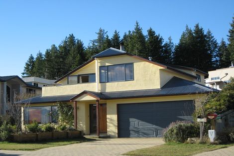Photo of property in 35 Kings Drive, Wanaka, 9305
